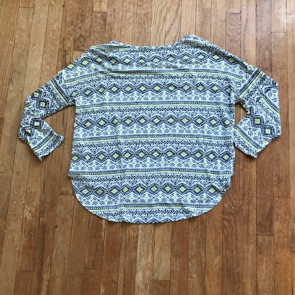 Teenbell Geometric Pattern Tee - Picture 6 of 6